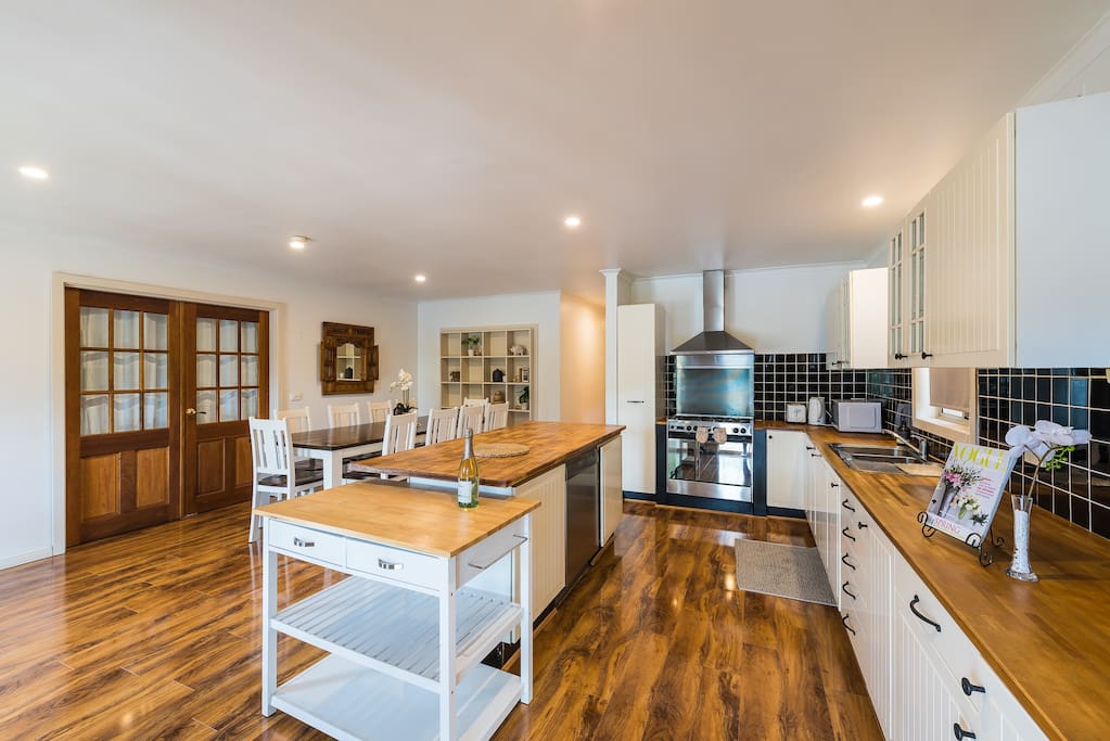 203 EASTBOURNE ROAD, ROSEBUD, 3939